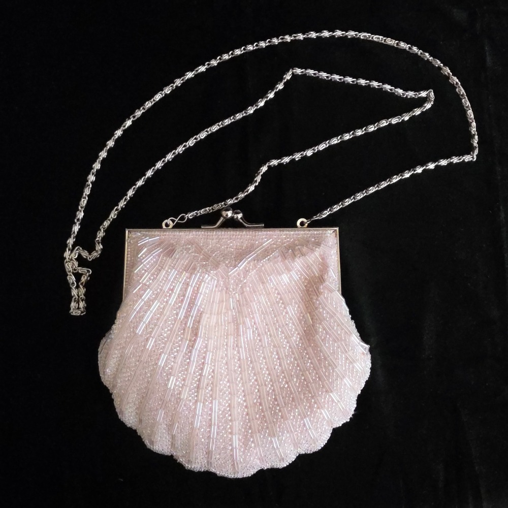 Vintage Style Pink Beaded Shell Crossbody Bag Evening Clutch kiss-lock